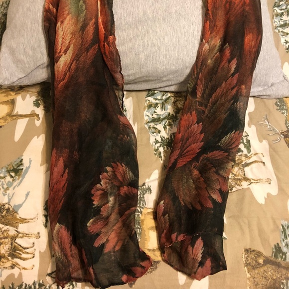 Dark red fall theme polyester scarf - Picture 2 of 2